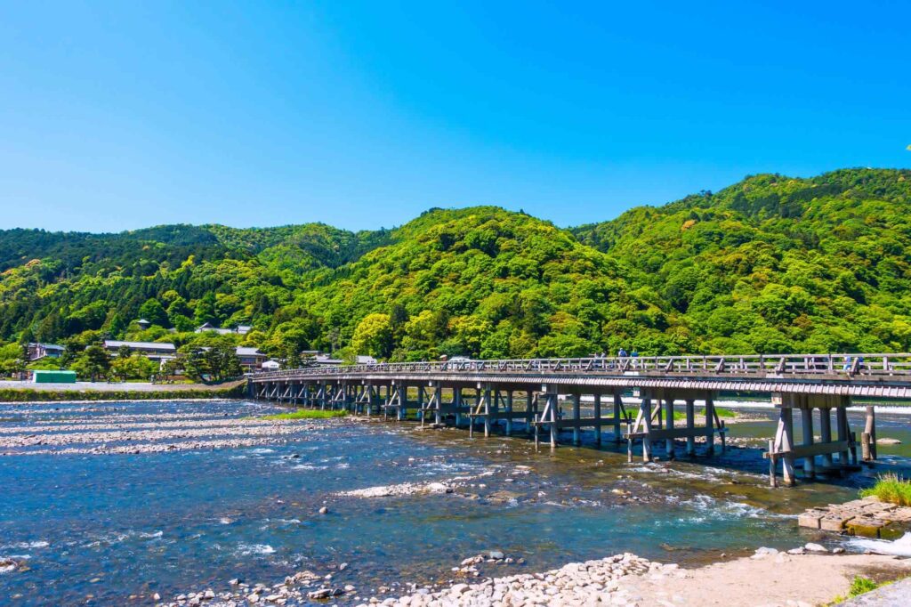 【バスを使わない京都観光】嵐山を代表する渡月橋